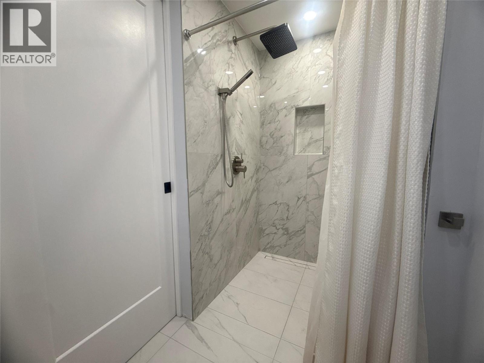 1909 2ND Street S - 25