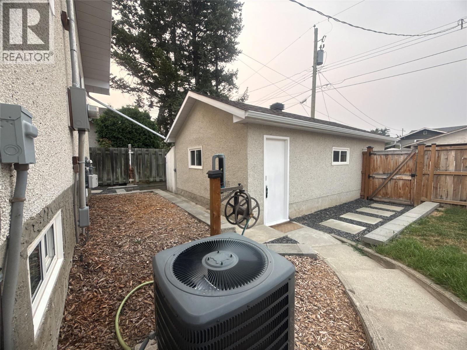 1909 2ND Street S - Image 32