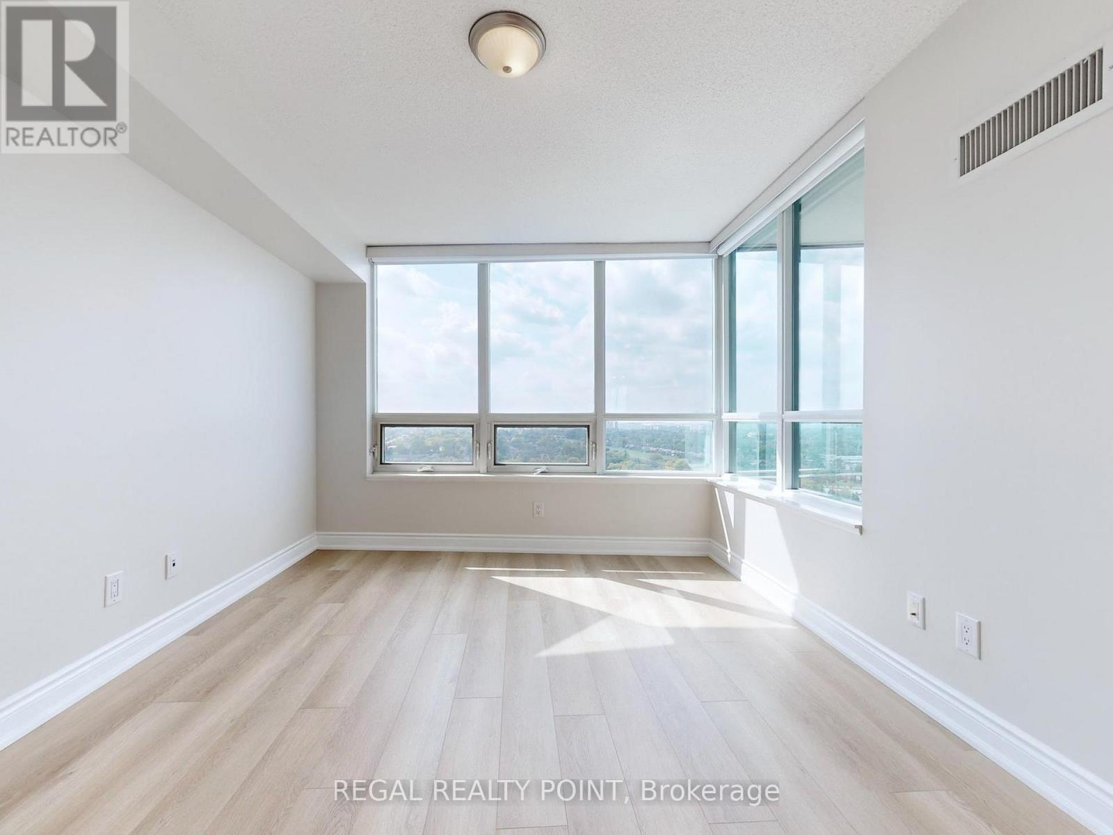 #2118 25 GREENVIEW AVENUE - 15