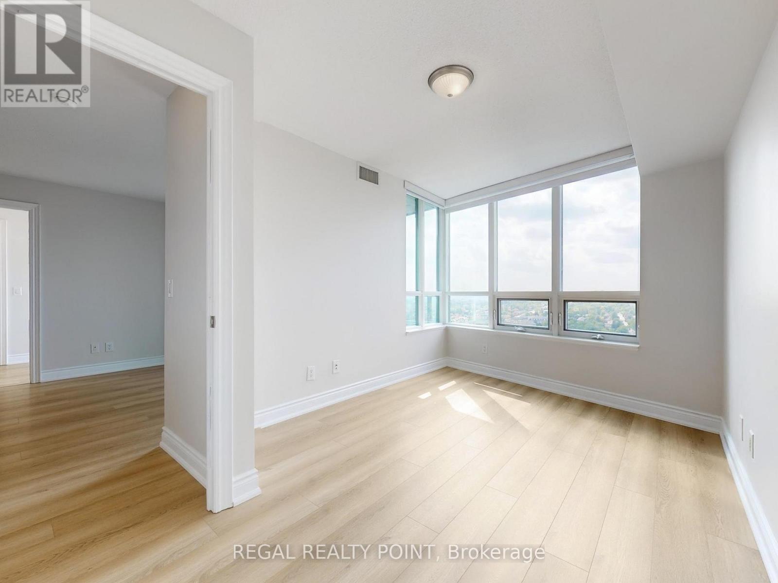 #2118 25 GREENVIEW AVENUE - 18