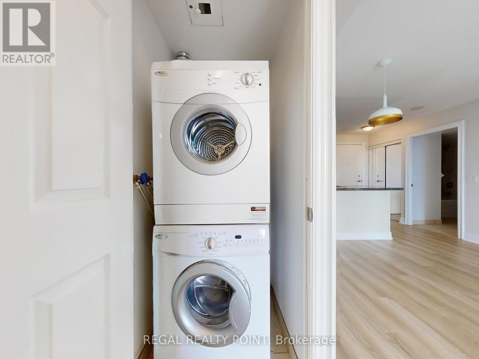 #2118 25 GREENVIEW AVENUE - 20