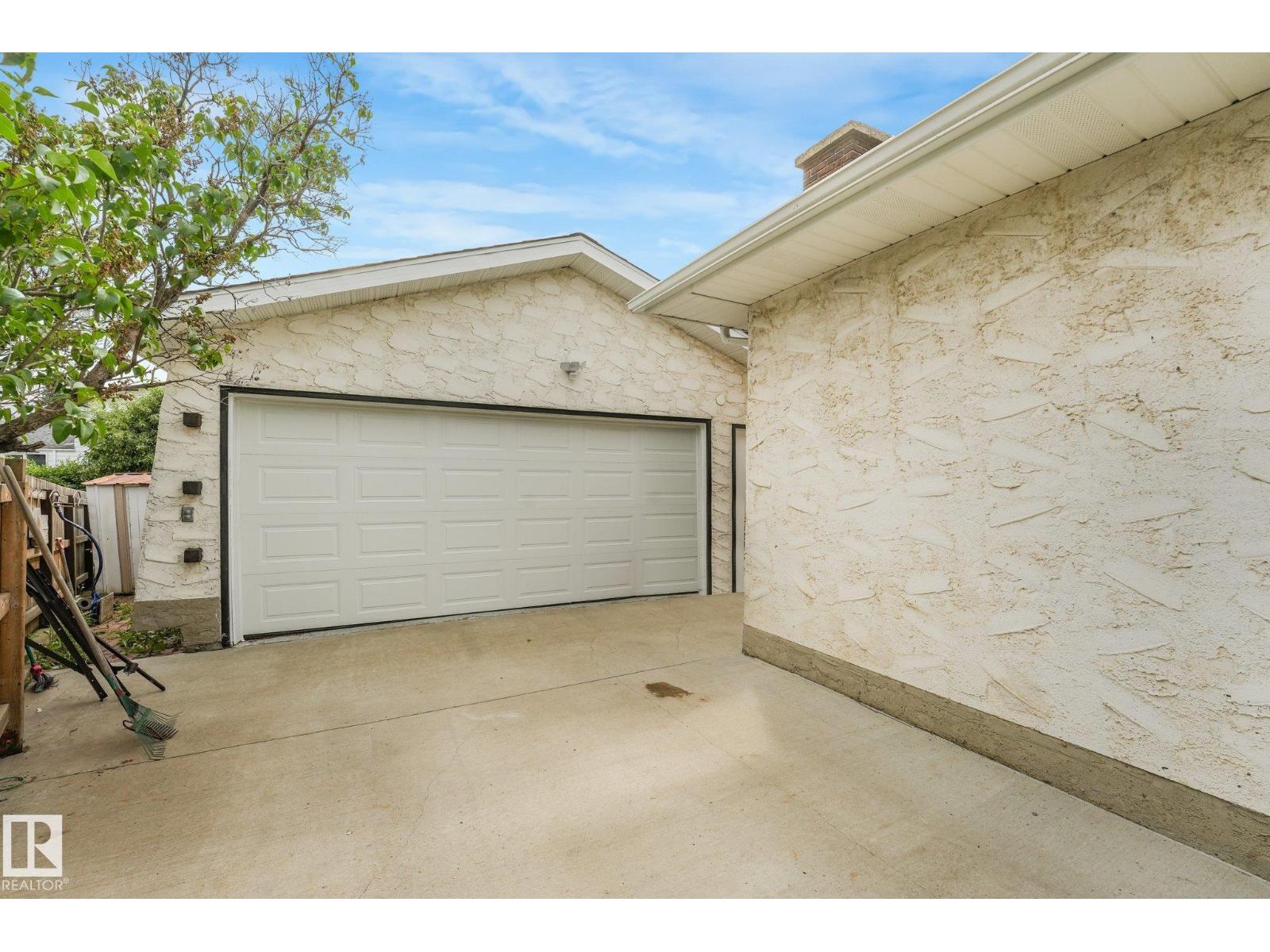 11415 149 AV NW - 5
