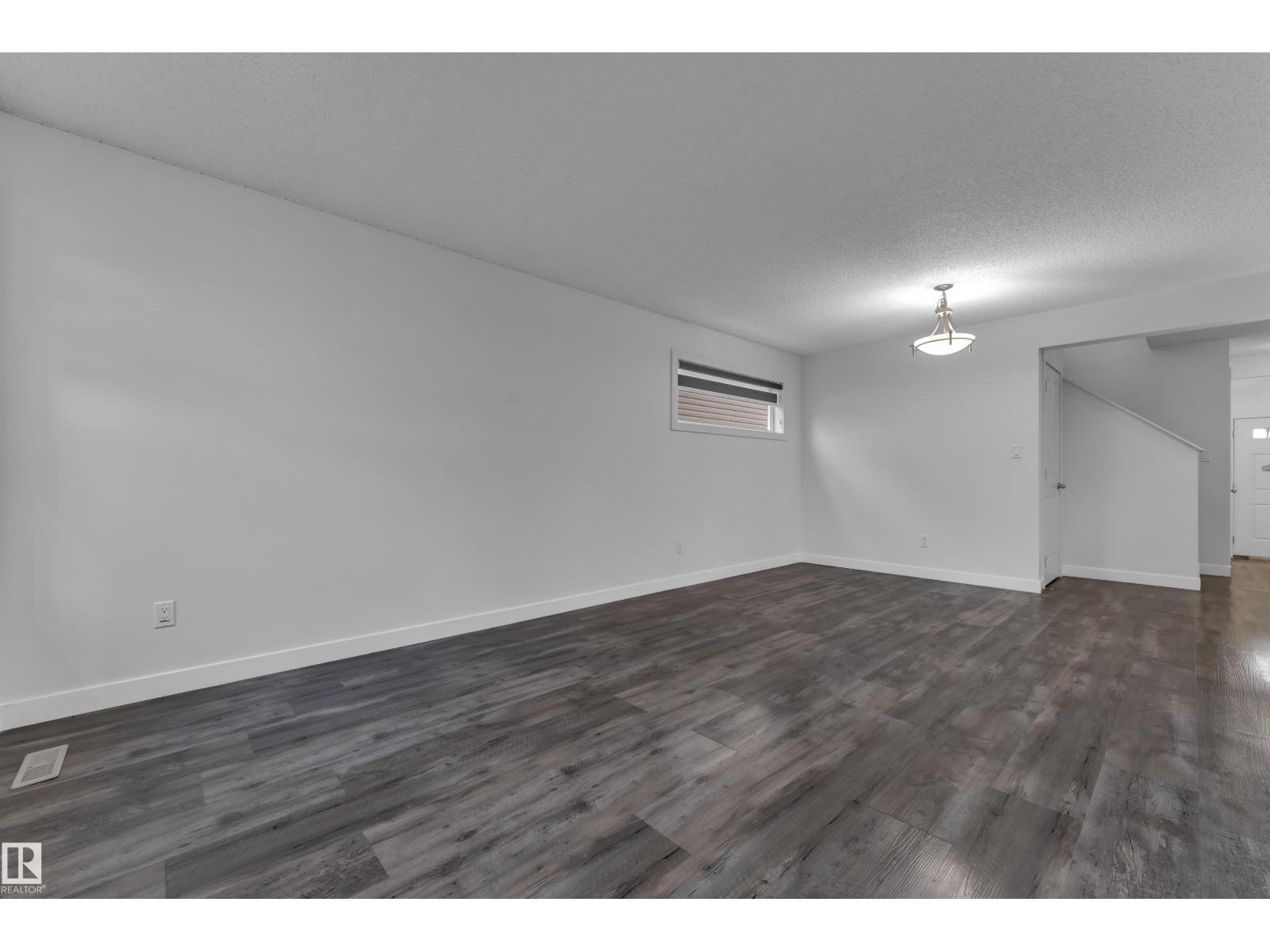 73 HARTWICK LO - Image 17