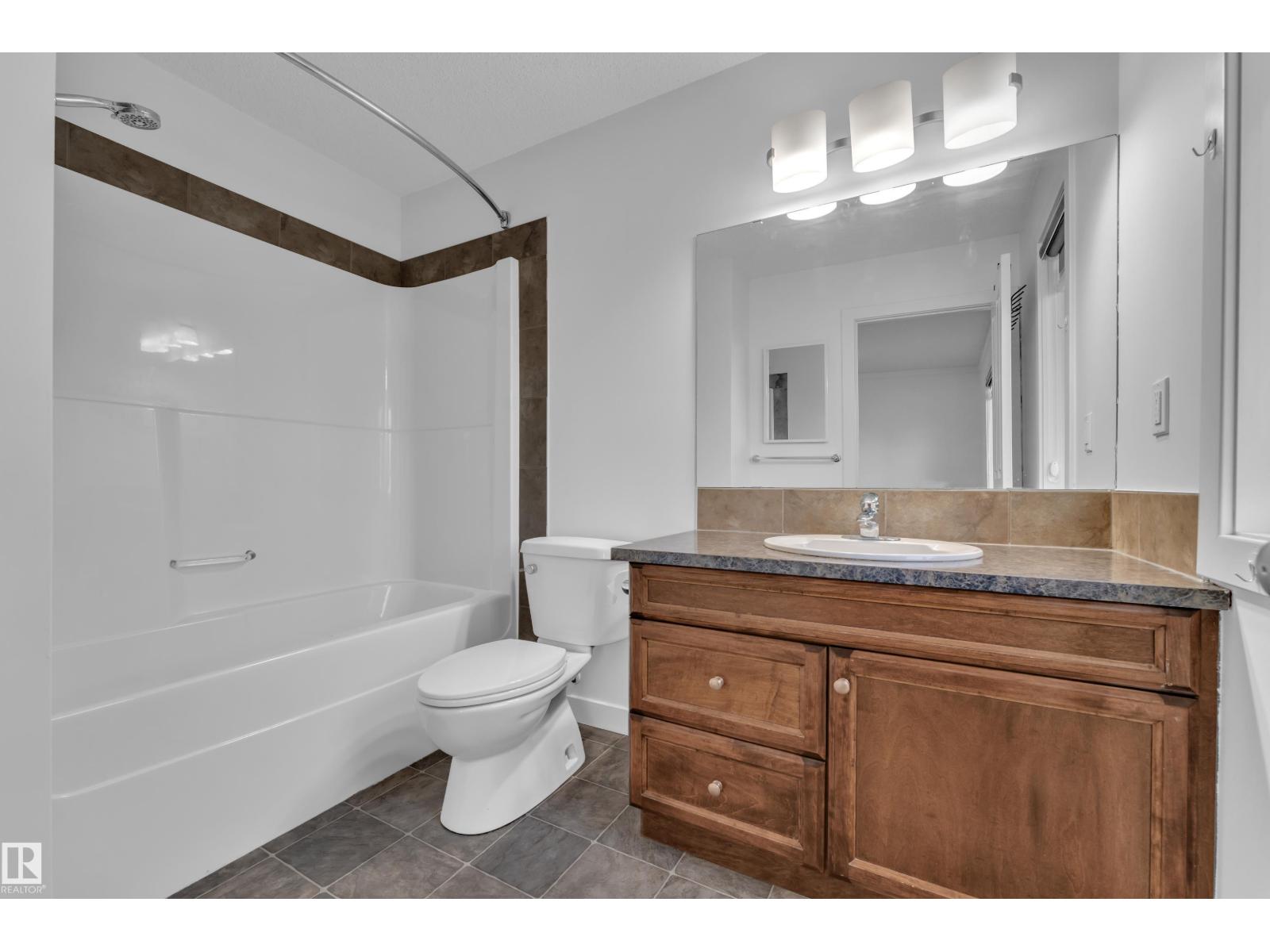 73 HARTWICK LO - Image 21