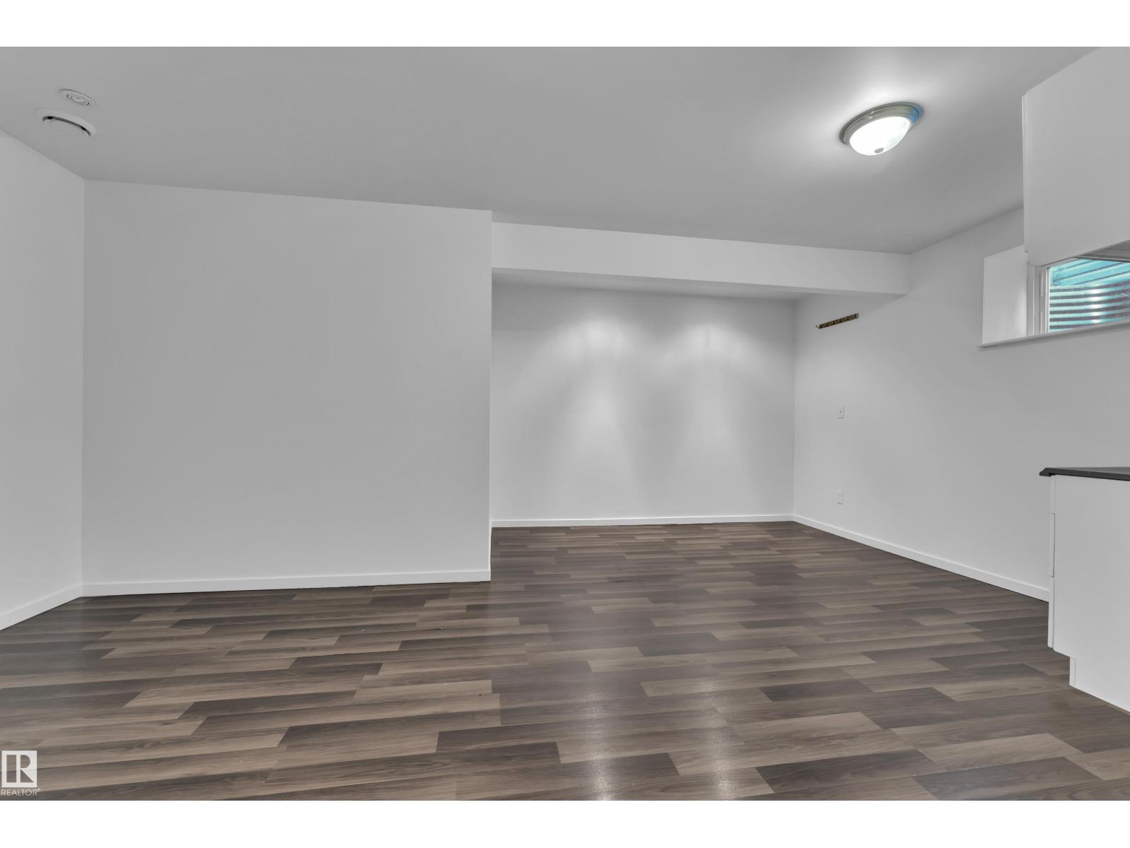 73 HARTWICK LO - Image 31