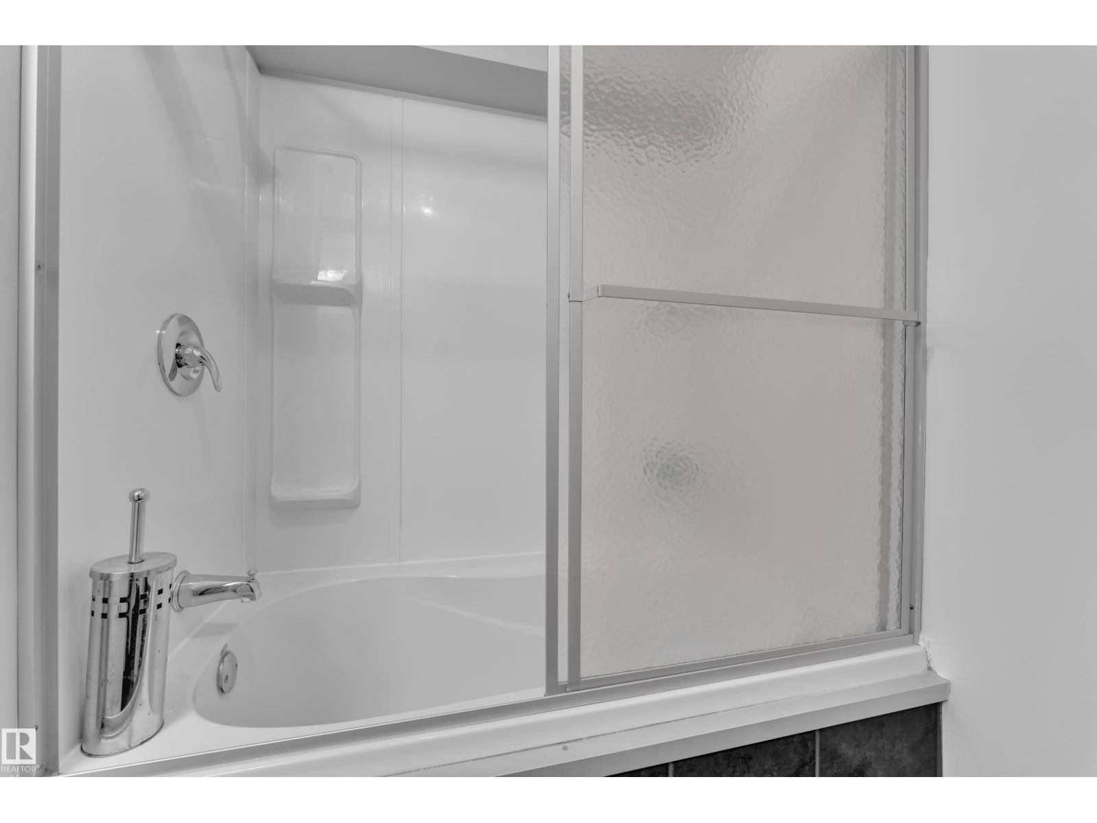 73 HARTWICK LO - Image 35