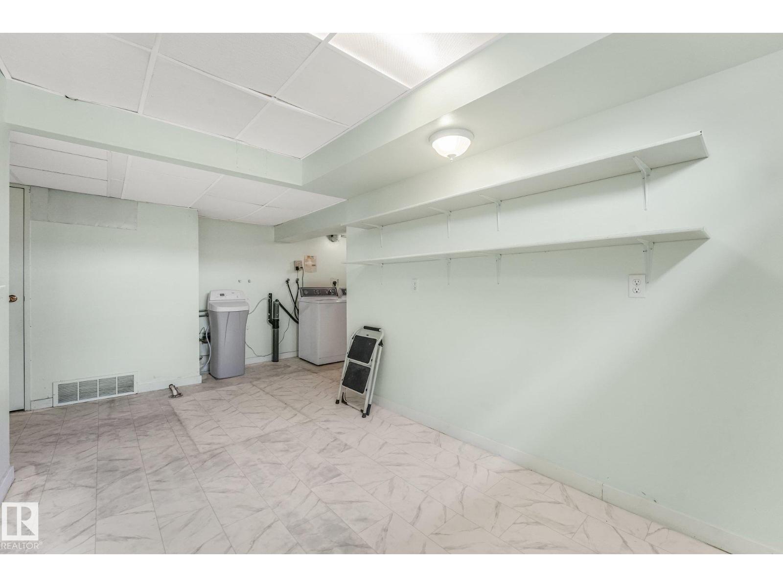 11415 149 AV NW - 36