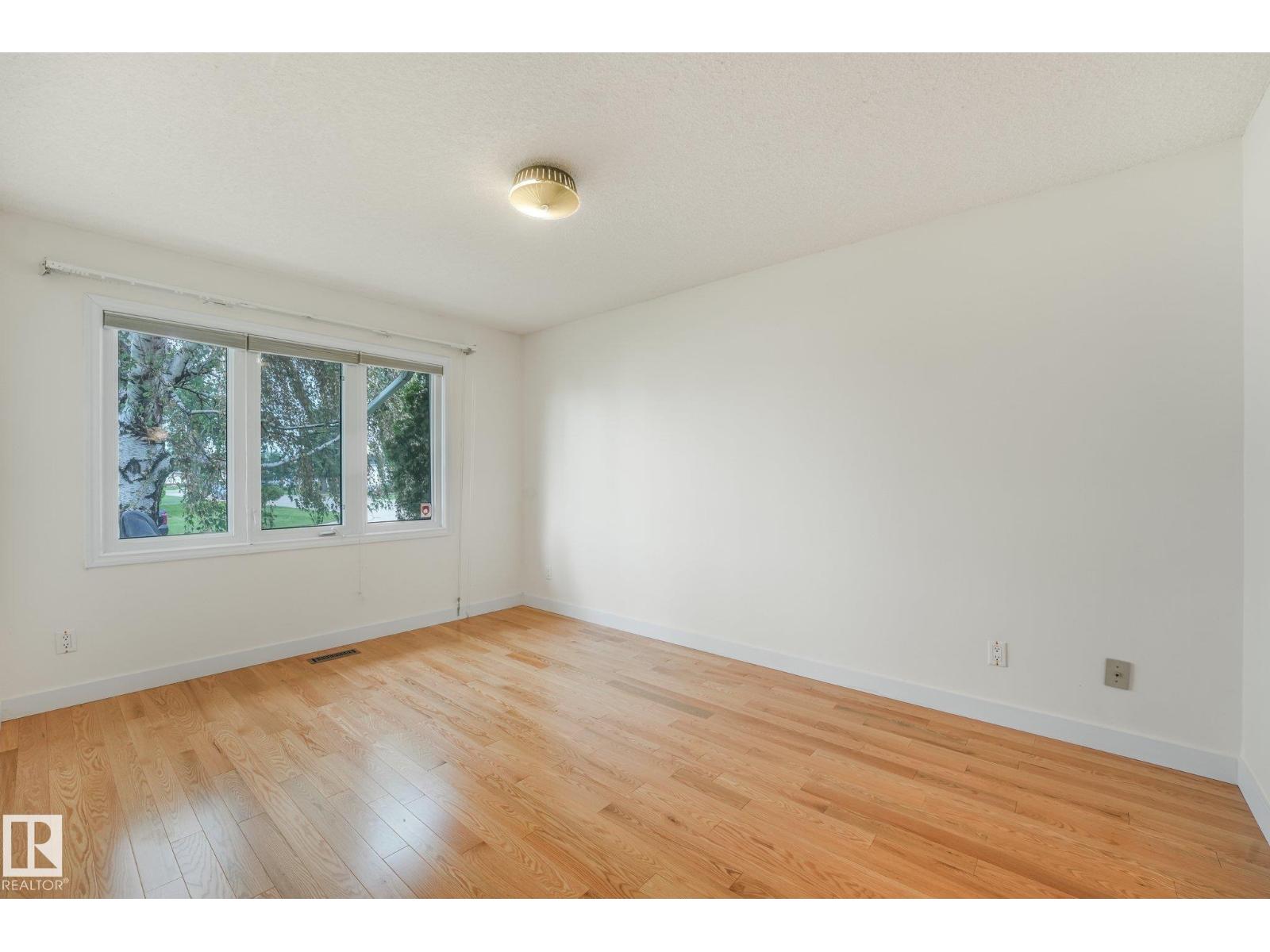 11415 149 AV NW - 21