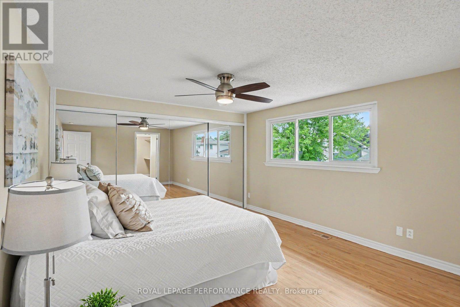 13 Centrepark Drive