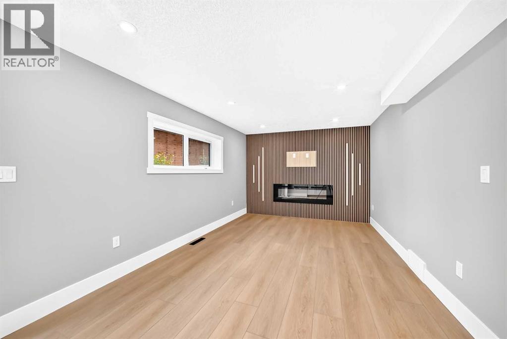 1635 32 Avenue NW - 25
