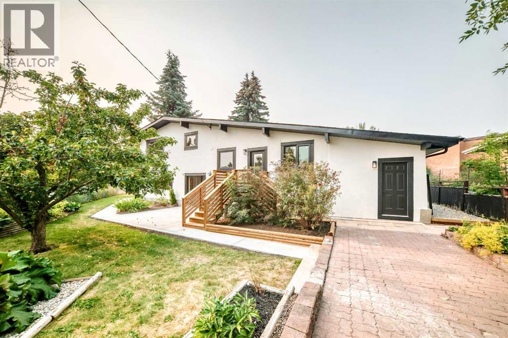 1635 32 Avenue NW - 38