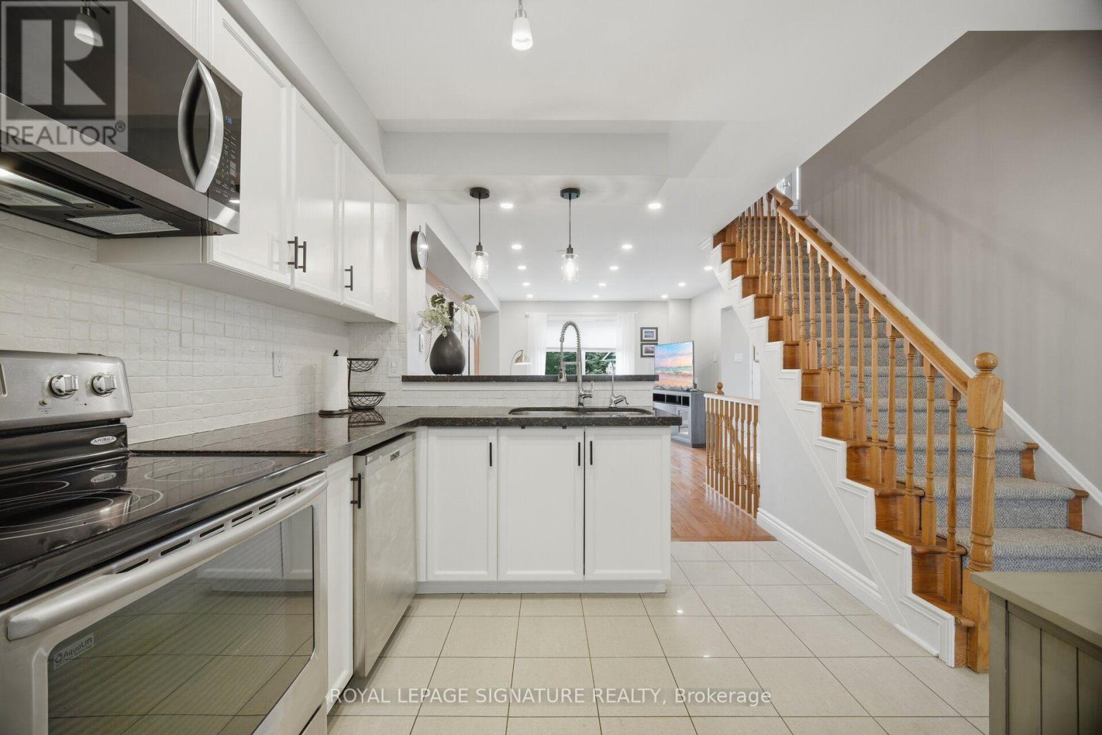 #19A 5940 GLEN ERIN DRIVE - 12