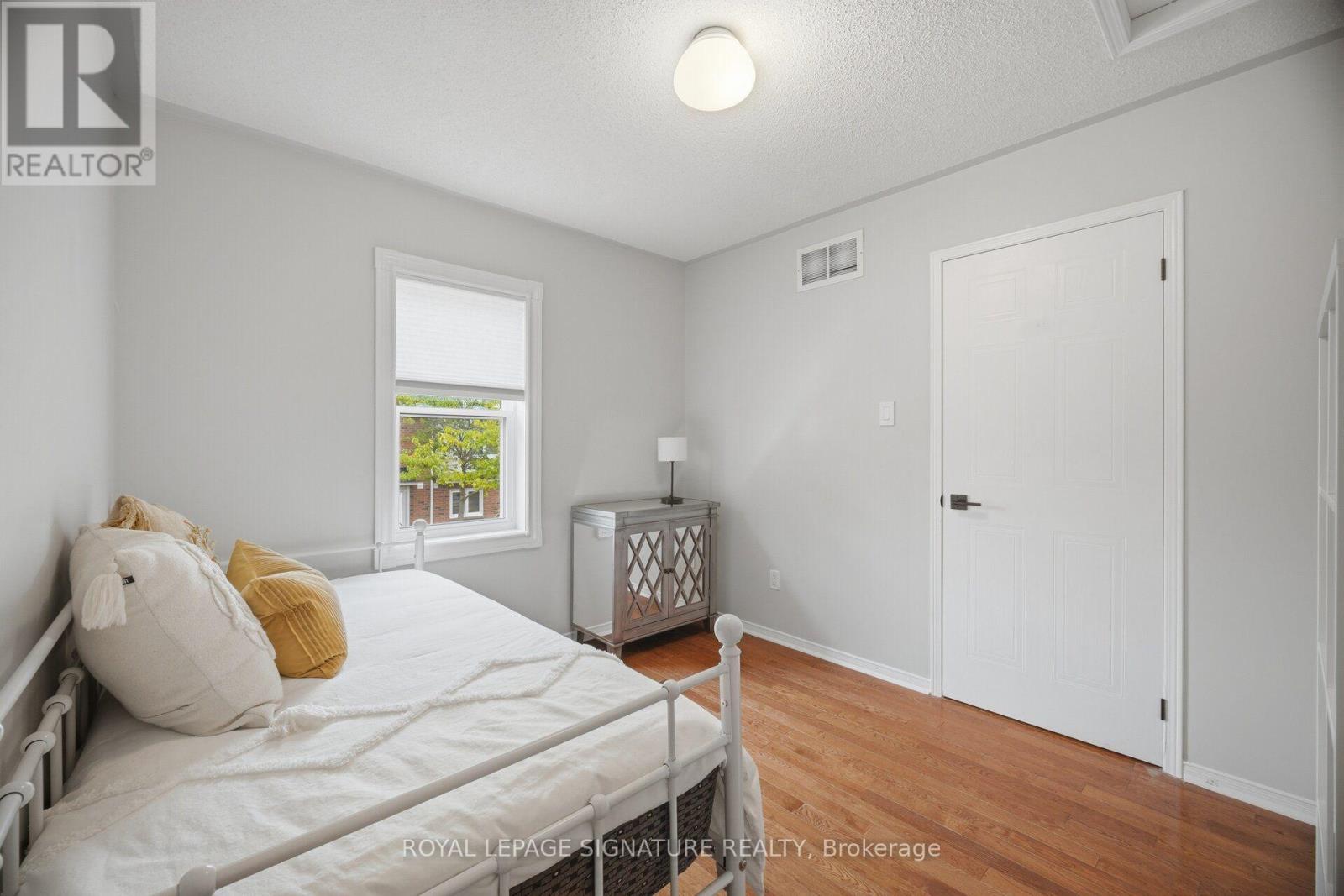 #19A 5940 GLEN ERIN DRIVE - 32