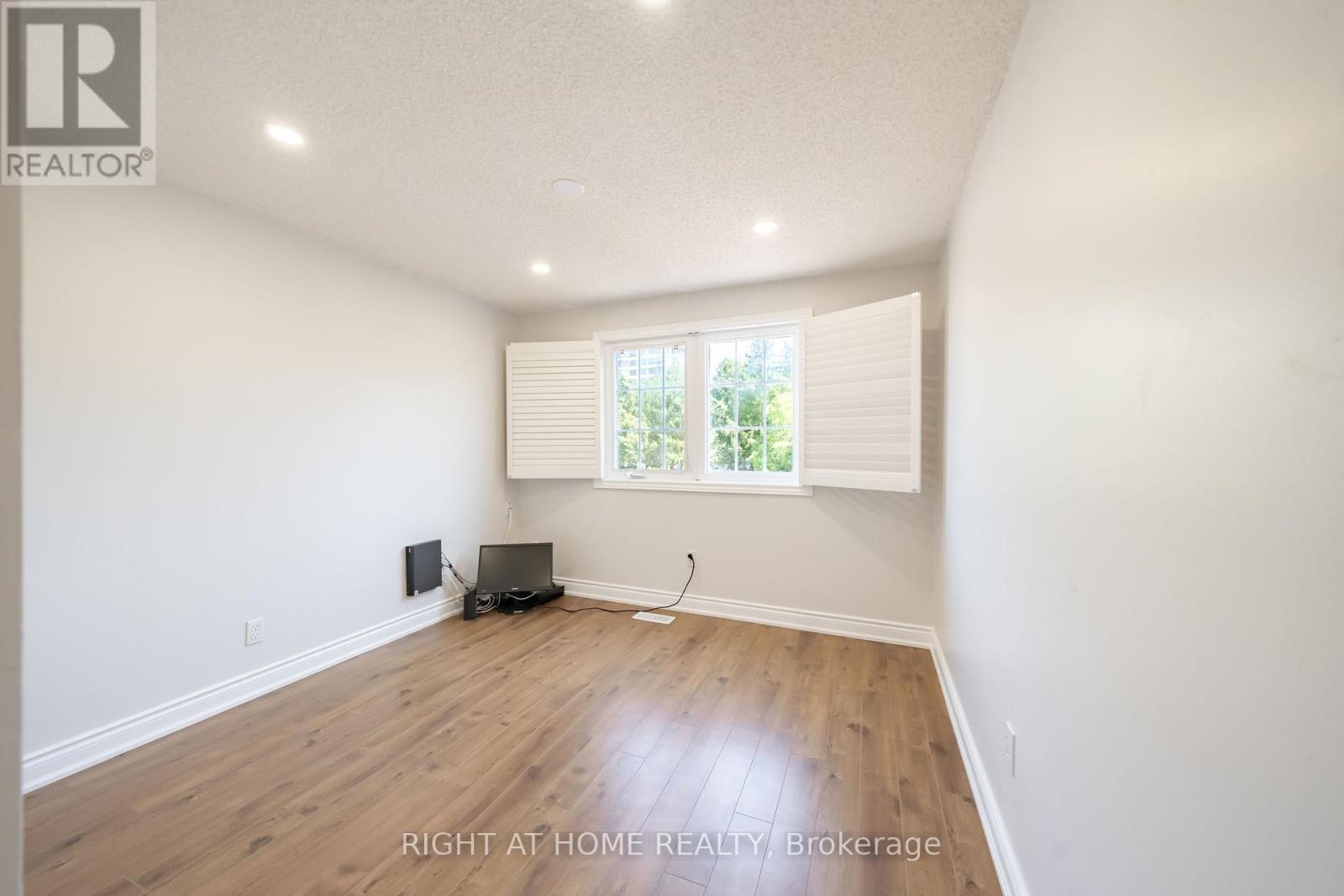 345 MILL STREET S - 28