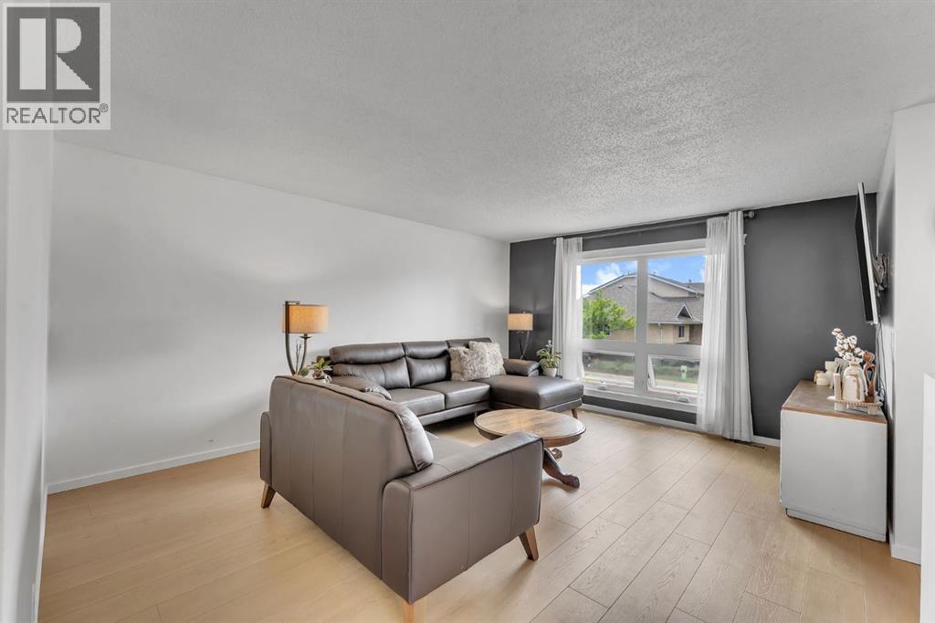 74 Eldorado Road SE - 12