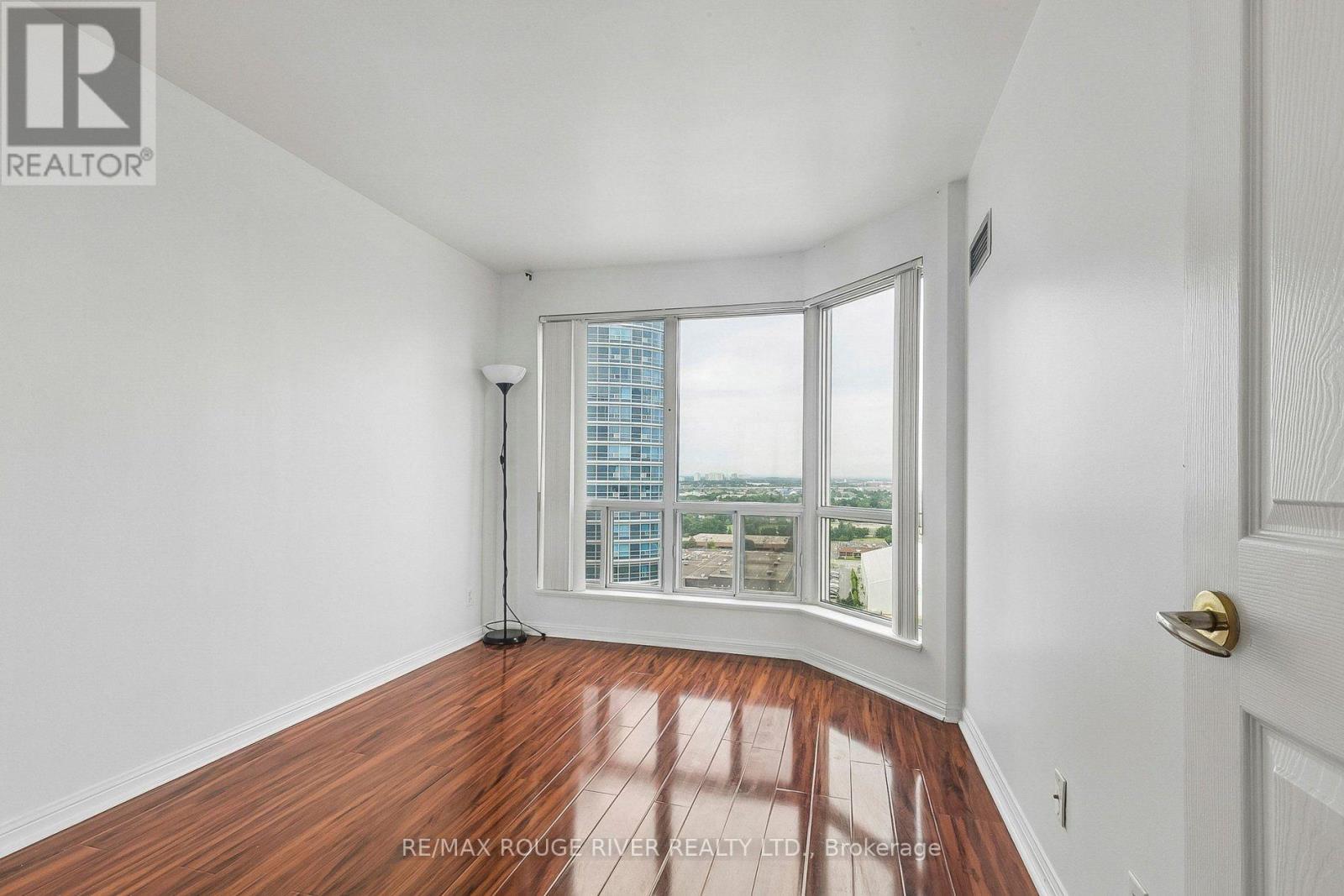 2301 - 1 LEE CENTRE DRIVE, Toronto (Woburn) — photo 3