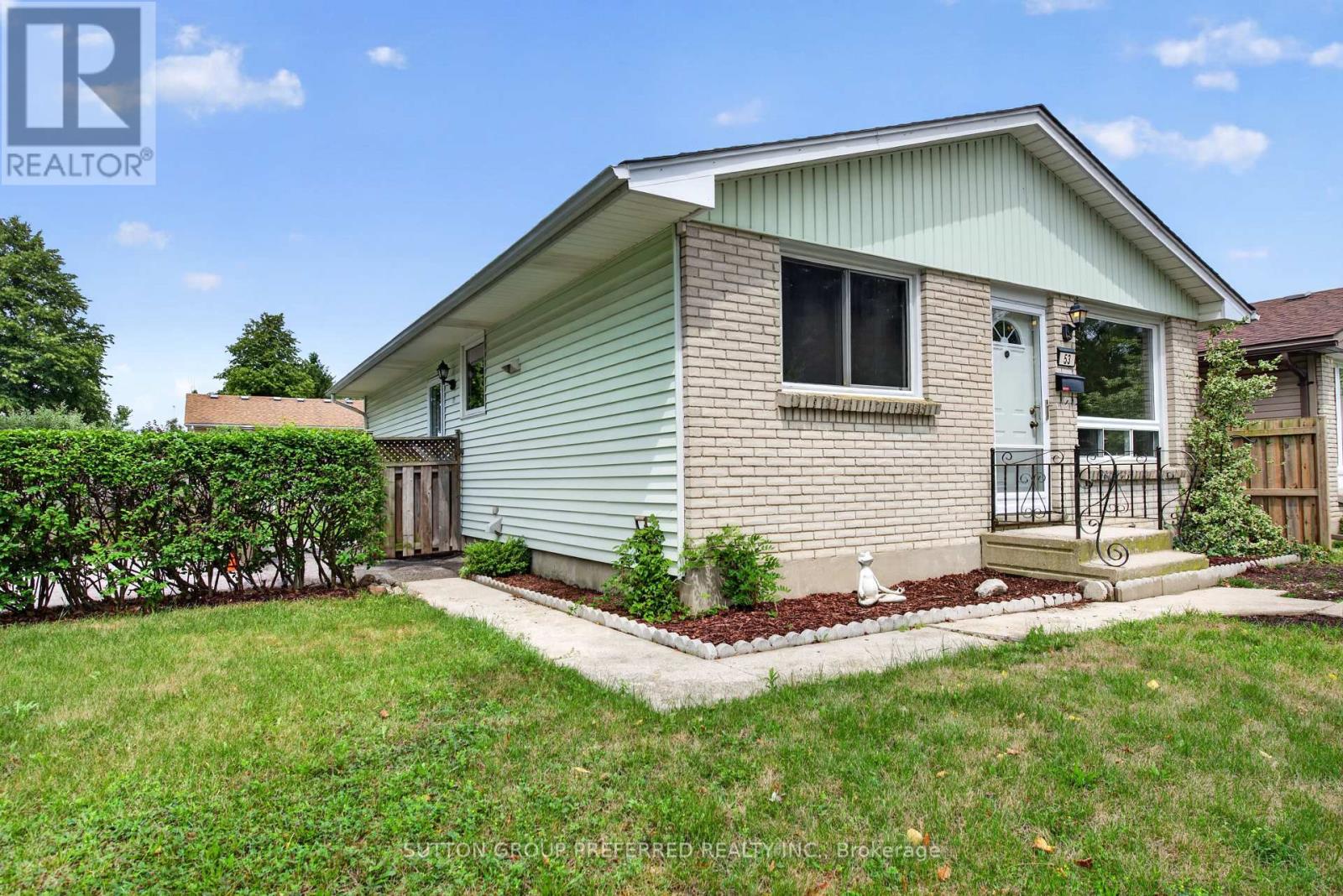53 RENNY CRESCENT - 7
