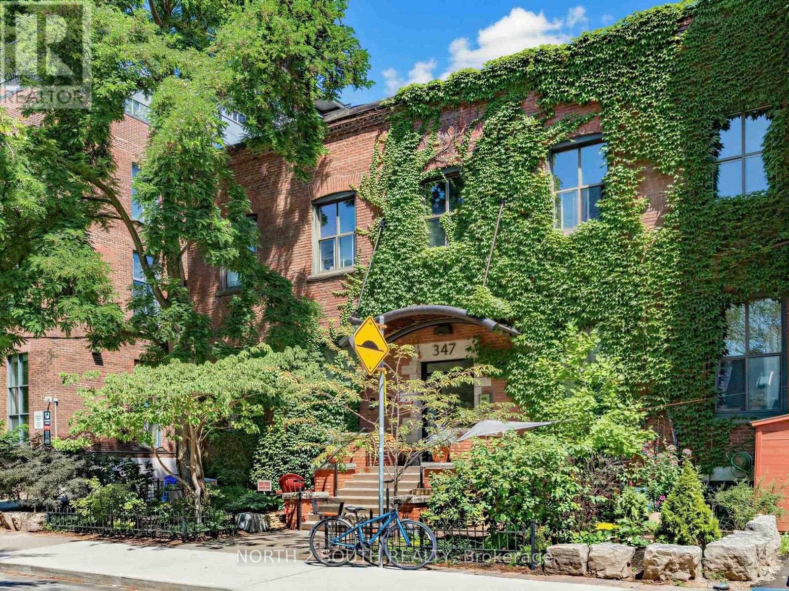 Photo of 347 Sorauren Avenue