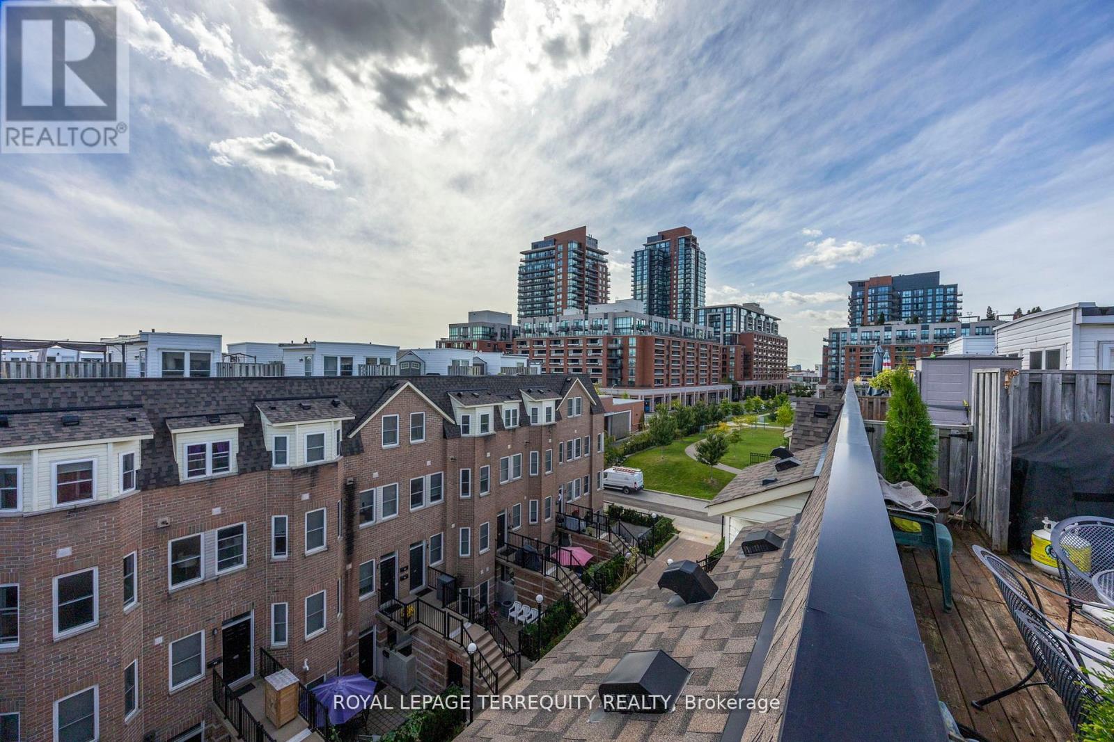 #129 760 LAWRENCE AVENUE W - 23