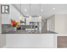 610 Thirteenth Street, New Westminster, BC V3M4M2 Photo 11