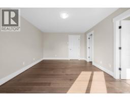 610 Thirteenth Street, New Westminster, BC V3M4M2 Photo 23