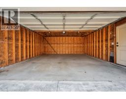 610 Thirteenth Street, New Westminster, BC V3M4M2 Photo 38