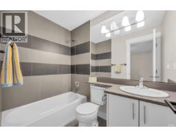 610 Thirteenth Street, New Westminster, BC V3M4M2 Photo 36