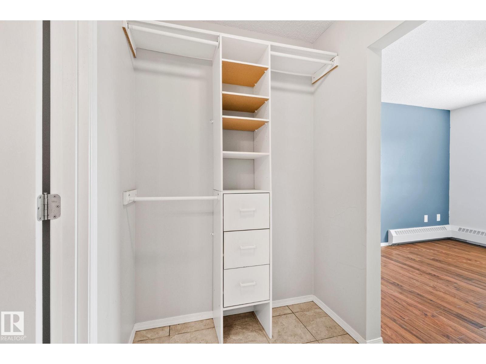 #210 2508 50 ST NW - Image 24