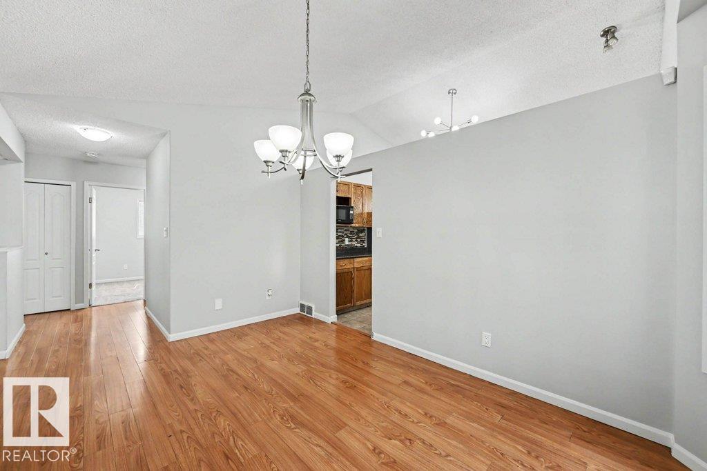10 Oakridge DR N - Image 12
