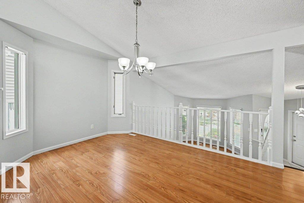 10 Oakridge DR N - Image 13