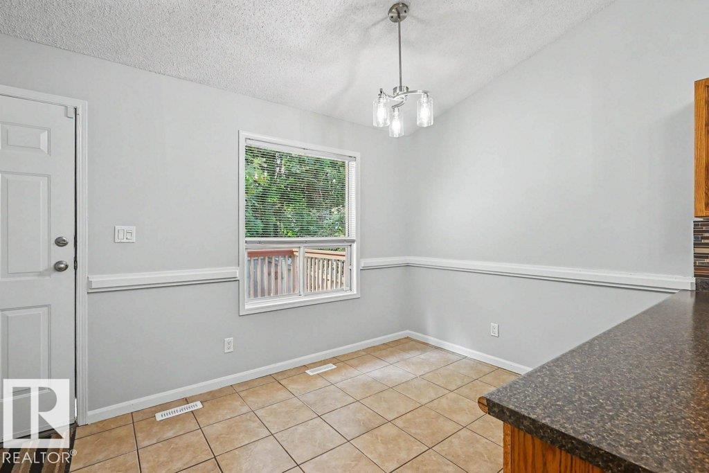 10 Oakridge DR N - Image 21