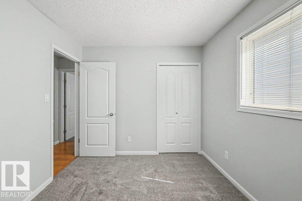 10 Oakridge DR N - 30