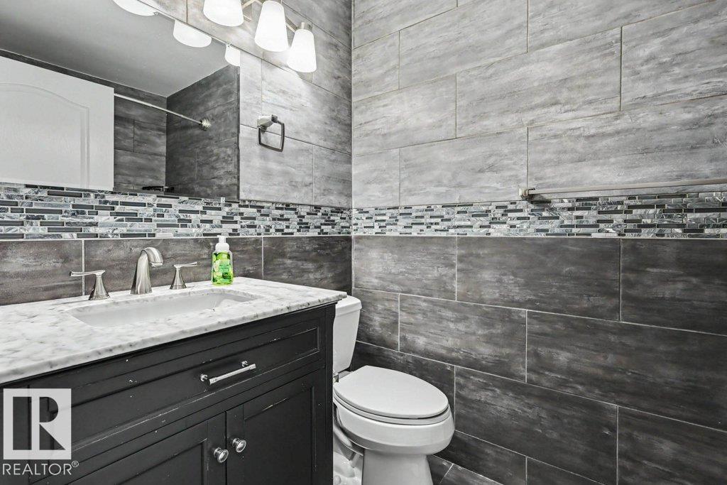 10 Oakridge DR N - 31