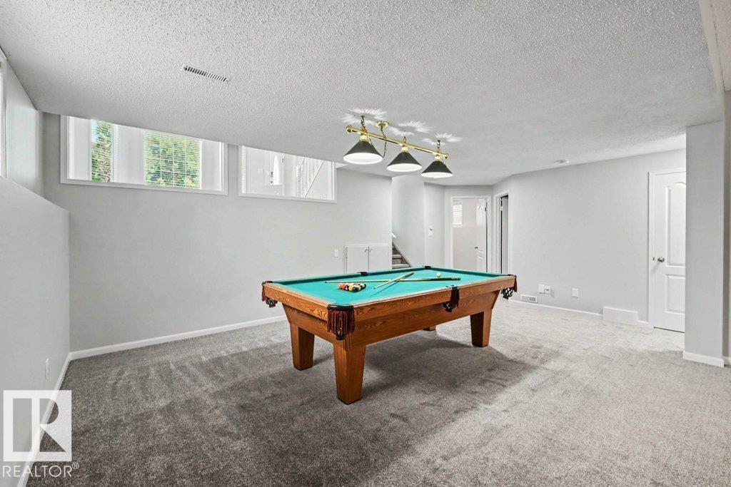 10 Oakridge DR N - Image 34
