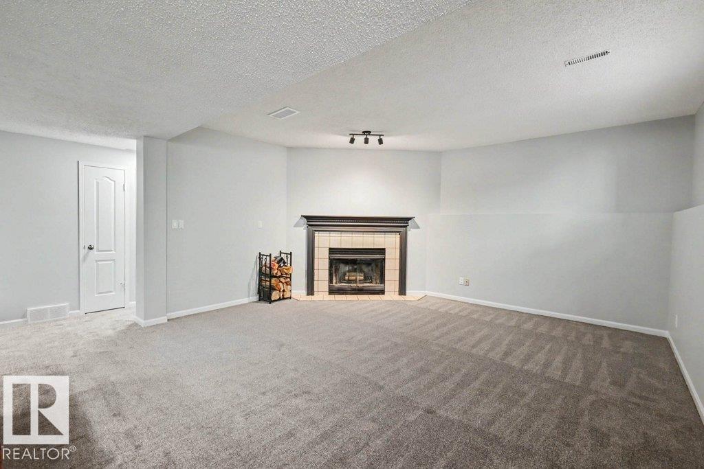 10 Oakridge DR N - 36