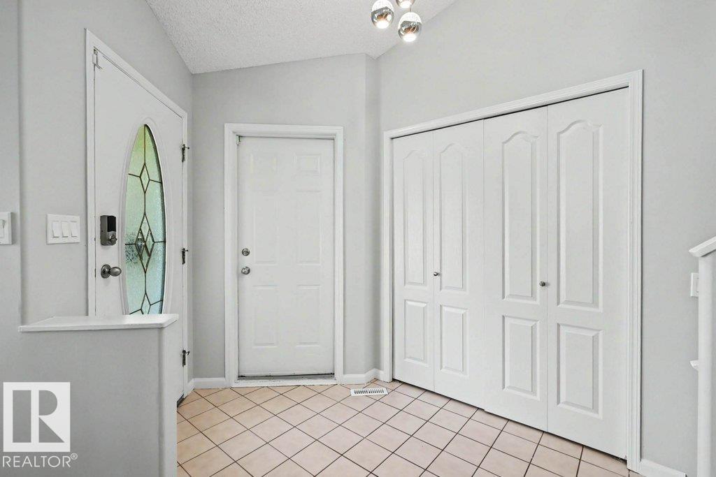 10 Oakridge DR N - 5