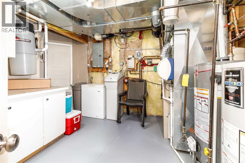 111 Adams Close - Photo 35