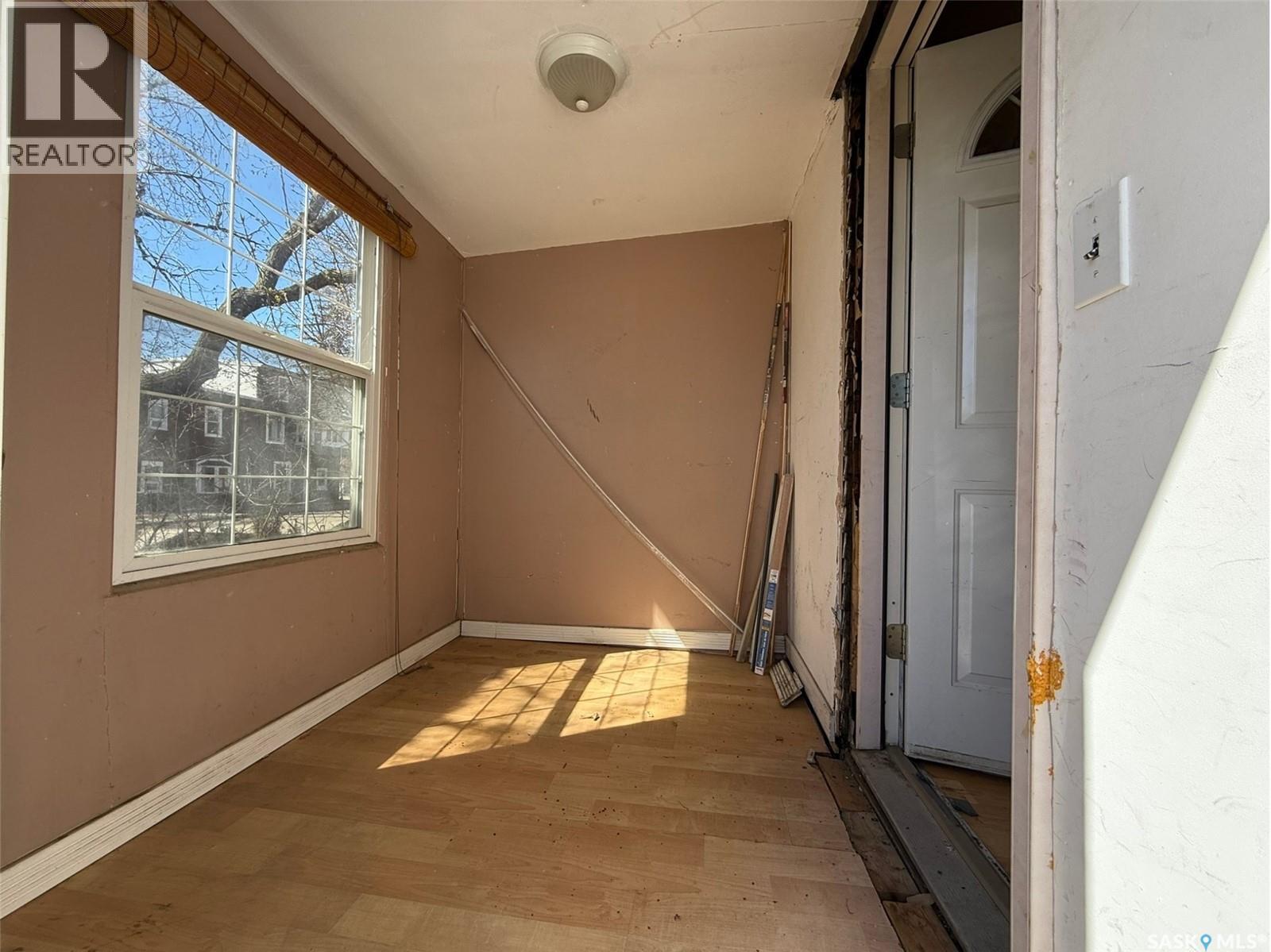 562 Athabasca STREET W, Moose Jaw — photo 2