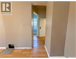 562 Athabasca Street W, Moose Jaw, SK S6H2C6 Photo 11