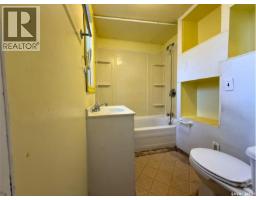 562 Athabasca Street W, Moose Jaw, SK S6H2C6 Photo 12