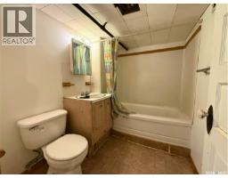562 Athabasca Street W, Moose Jaw, SK S6H2C6 Photo 25