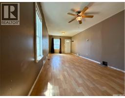 Den - 562 Athabasca Street W, Moose Jaw, SK S6H2C6 Photo 7