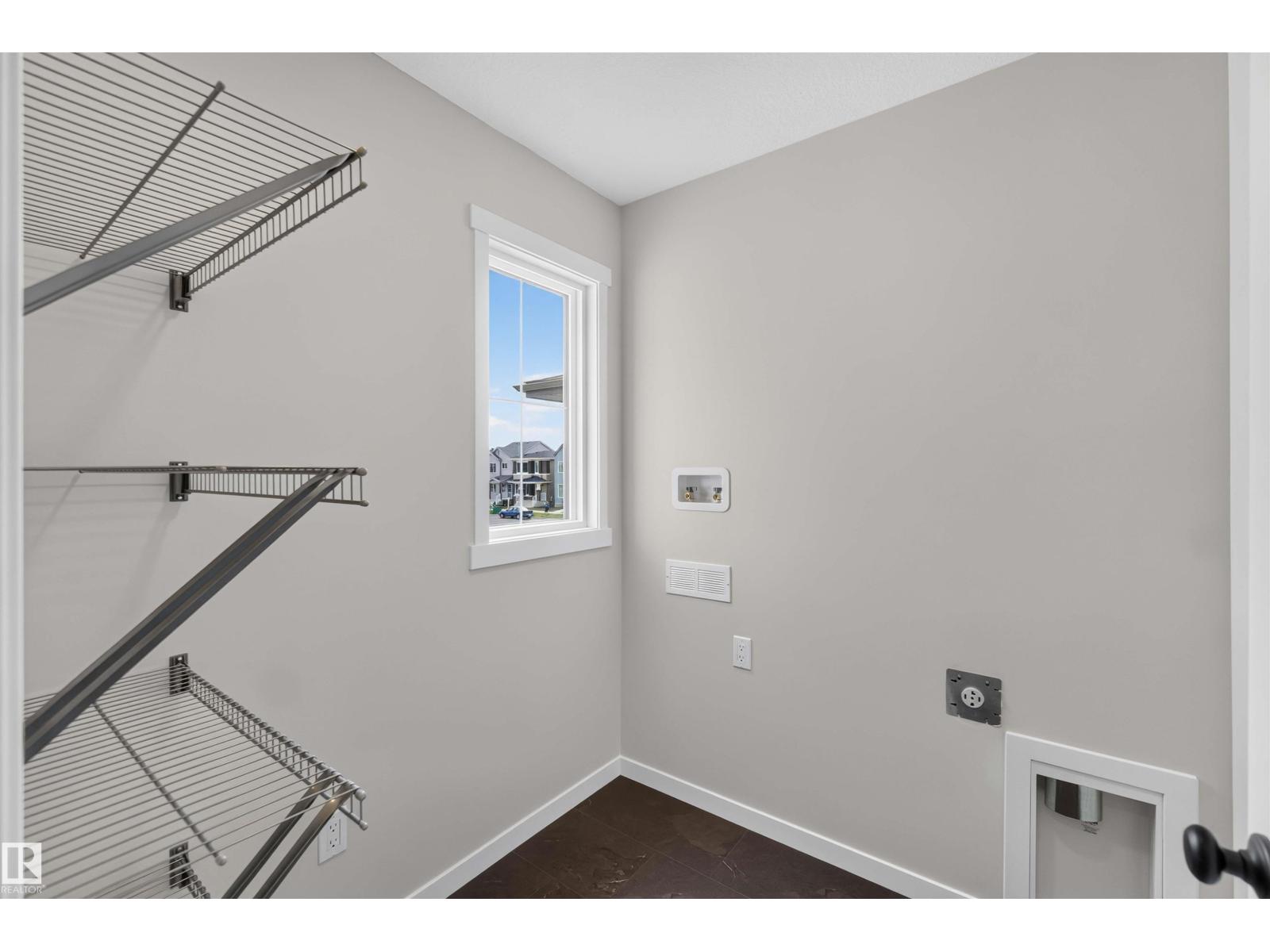 5 EMERSON LD - Image 37