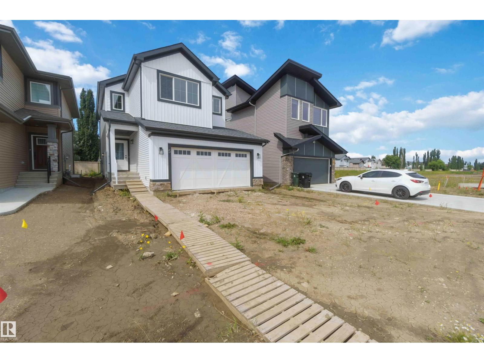 5 EMERSON LD, Easton, Spruce Grove photo 1