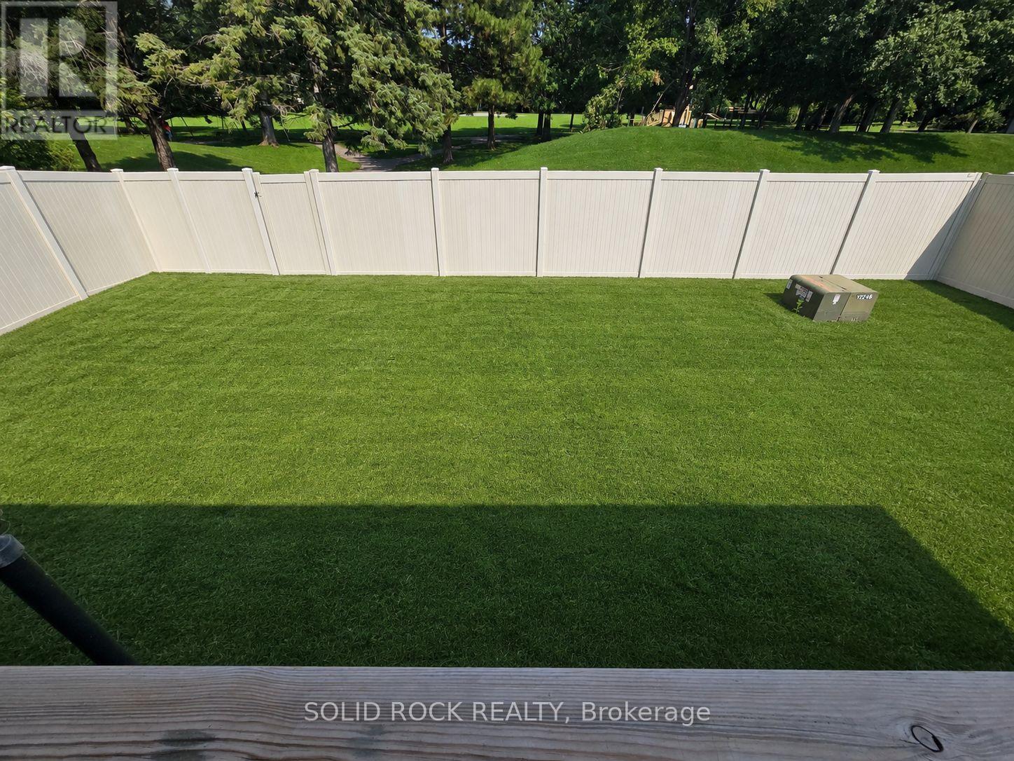 54 HUNTSMAN CRESCENT - 41