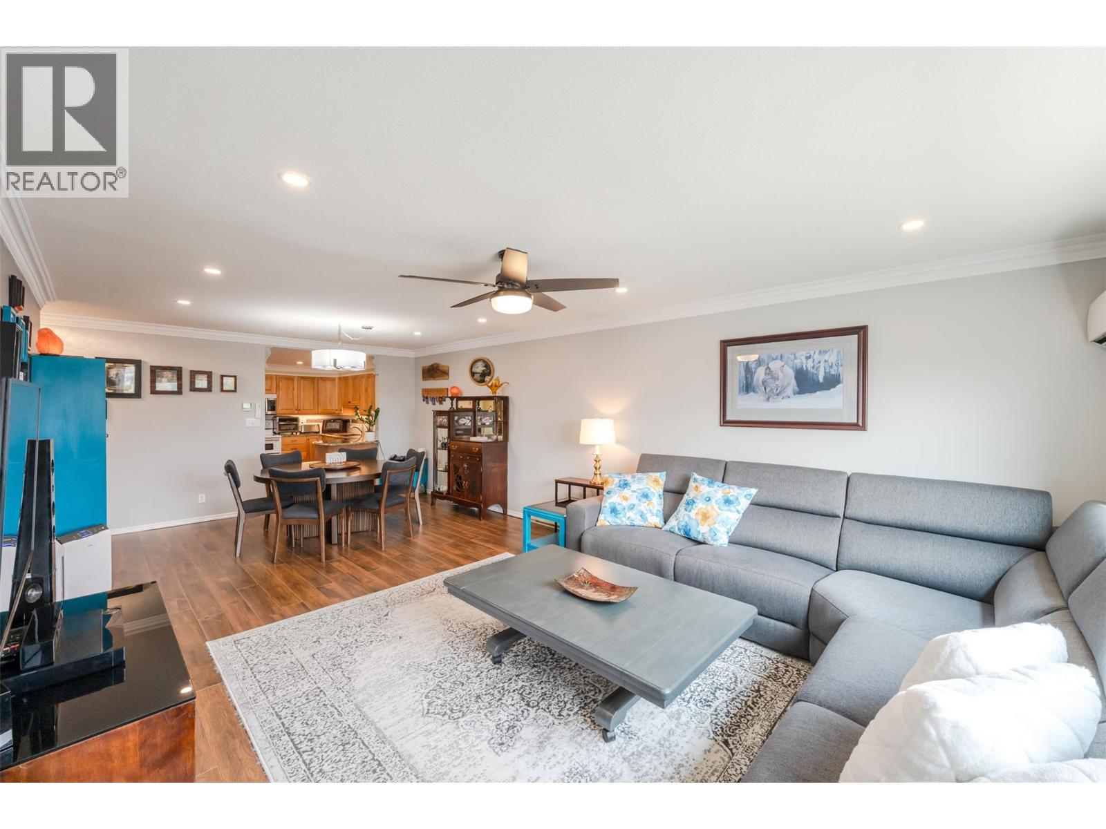 #311 272 Green Avenue - 5