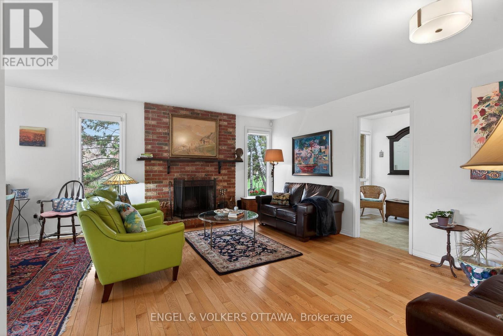 #77 3344 UPLANDS DRIVE - 4
