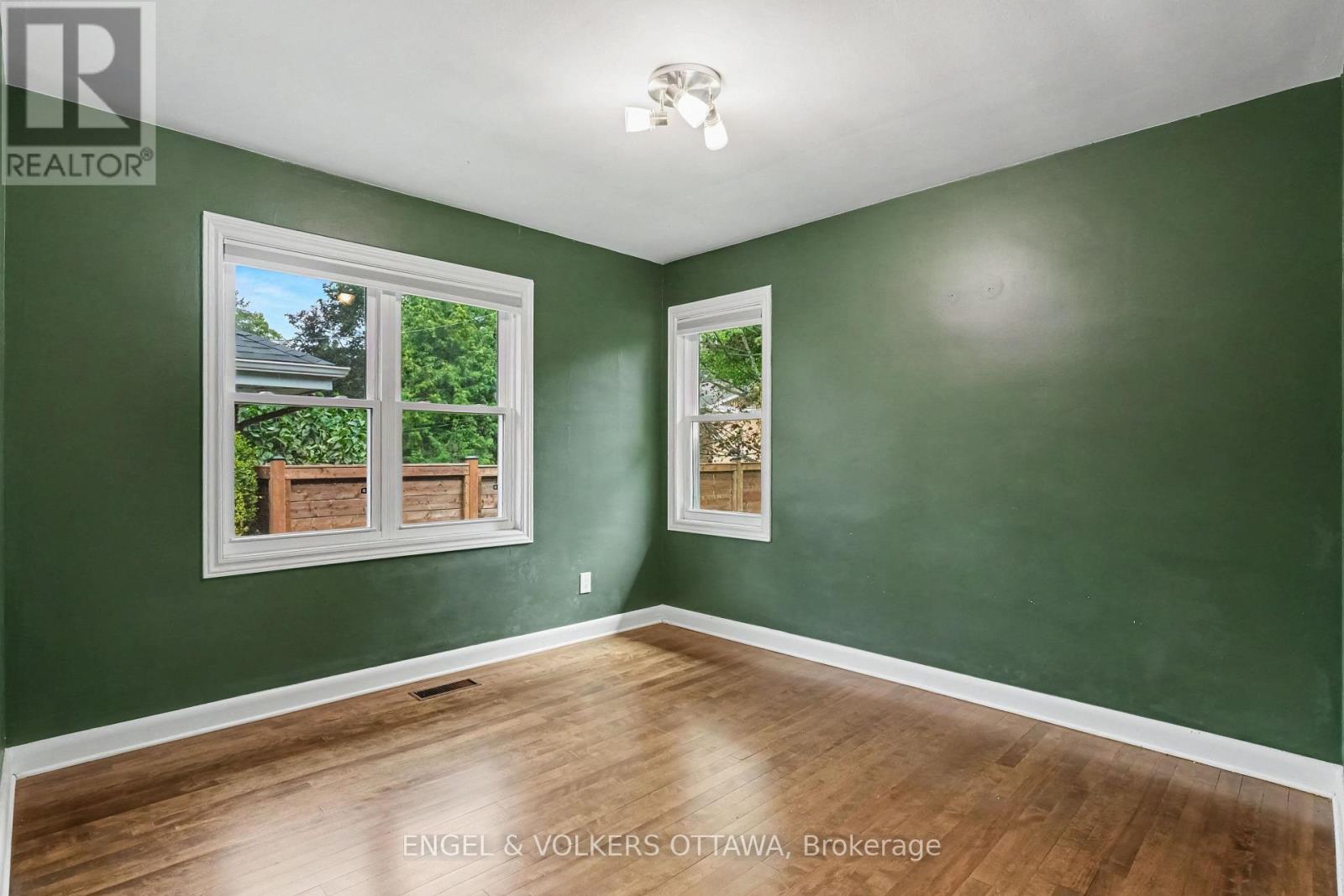 3 Bed, 1 Bath House for Rent in Ottawa – 524 PENHILL AVENUE, Ottawa – MLS# X13654136 - Image 9