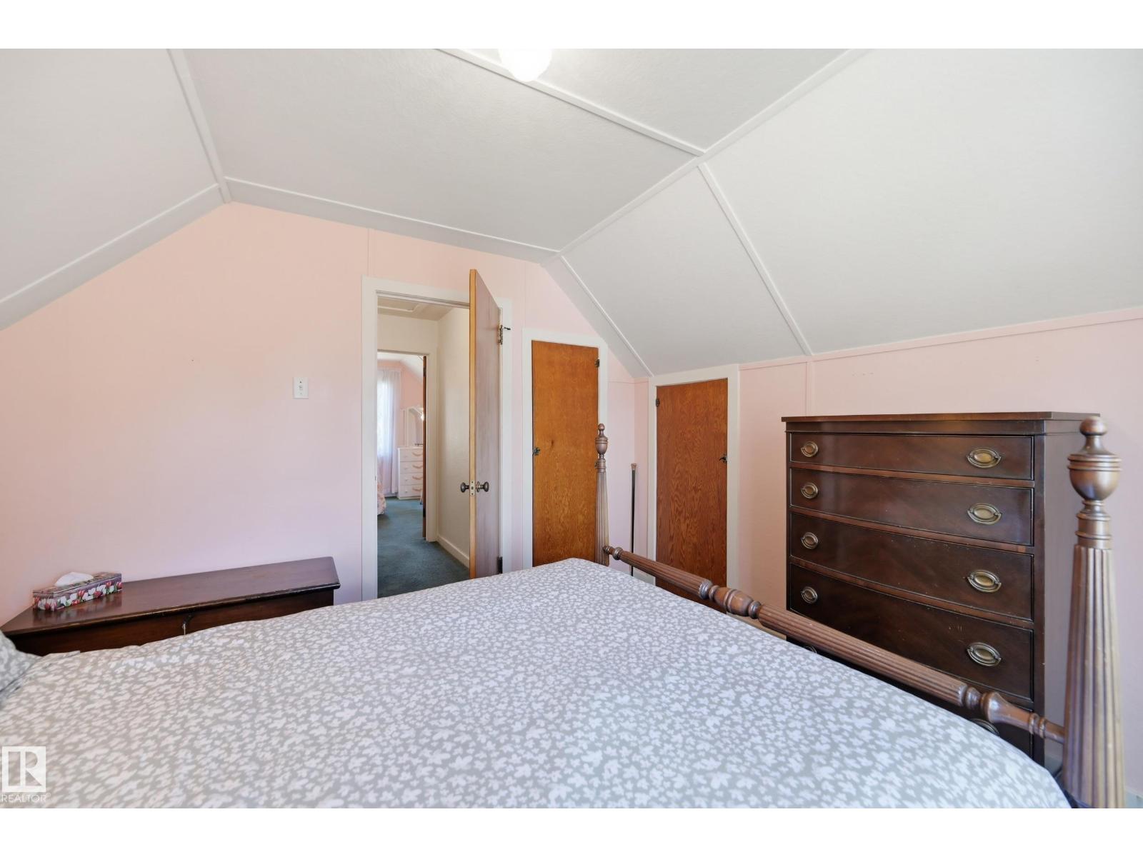 11518 101 ST NW - Image 26