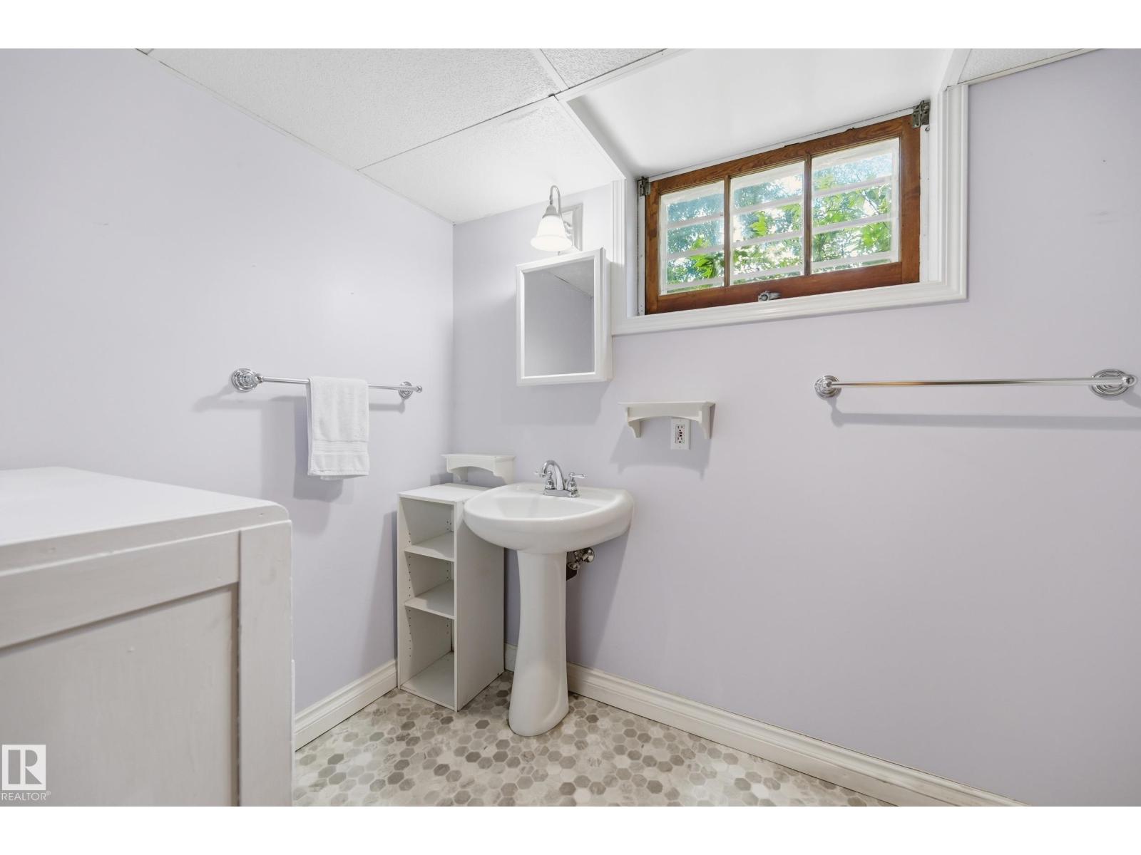 11518 101 ST NW - Image 32